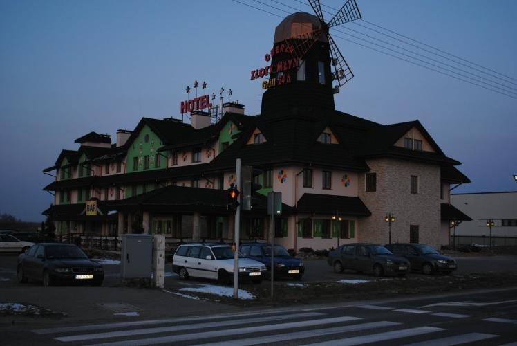 Hotel Zloty Mlyn Majkow Piotrkow Trybunalski Exterior photo